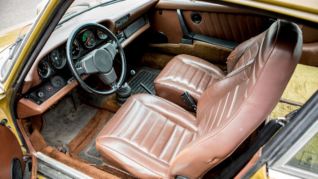 Jótékony árverésen egy gyönyörű Porsche 911