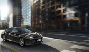 visszatér a Toyota Camry