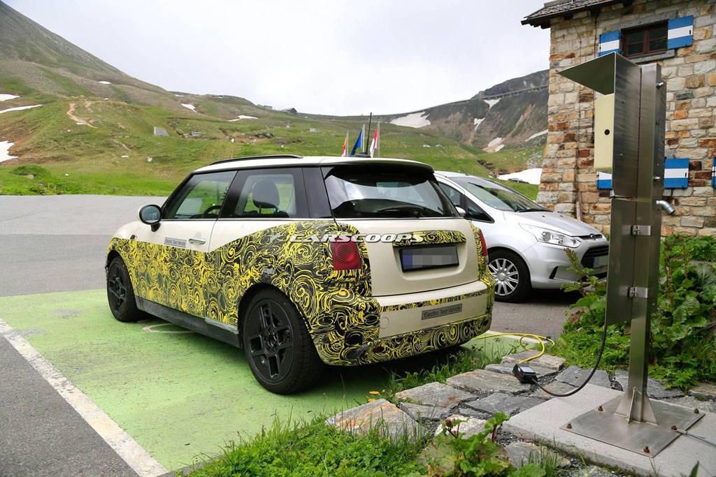 Kémfotón az új elektromos hajtású Mini