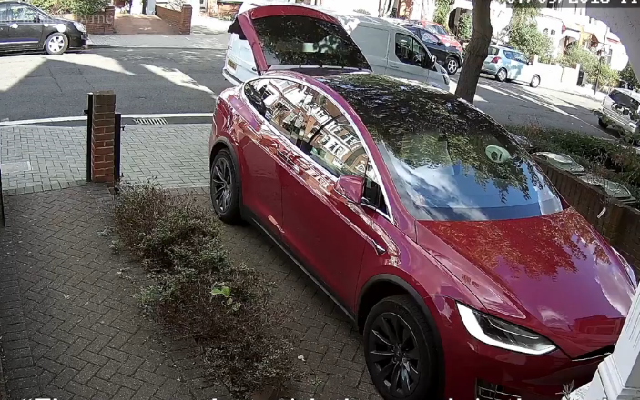 TESLA rejtett praktikuma