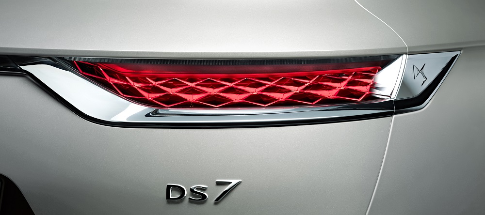DS 7 Crossback E-Tense 4x4 – Nagy teljesítményű francia hibrid 