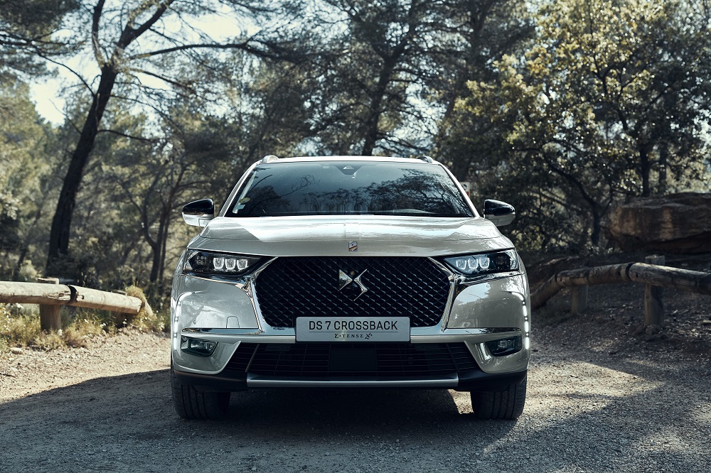 DS 7 Crossback E-Tense 4x4 – Nagy teljesítményű francia hibrid 