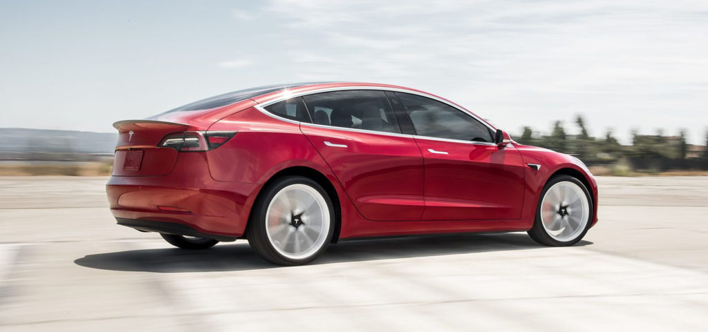 Tesla Model 3 Performance - Utólag is kérhető a pályamód