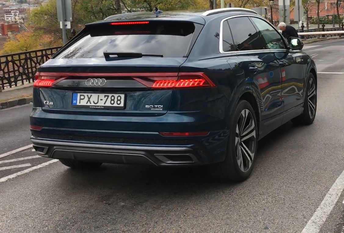 AUDI Q8 próbakör