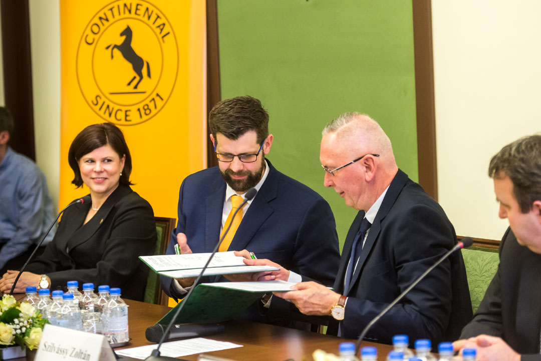 Stratégiai megállapodást kötött a Continental a Debreceni Egyetemmel