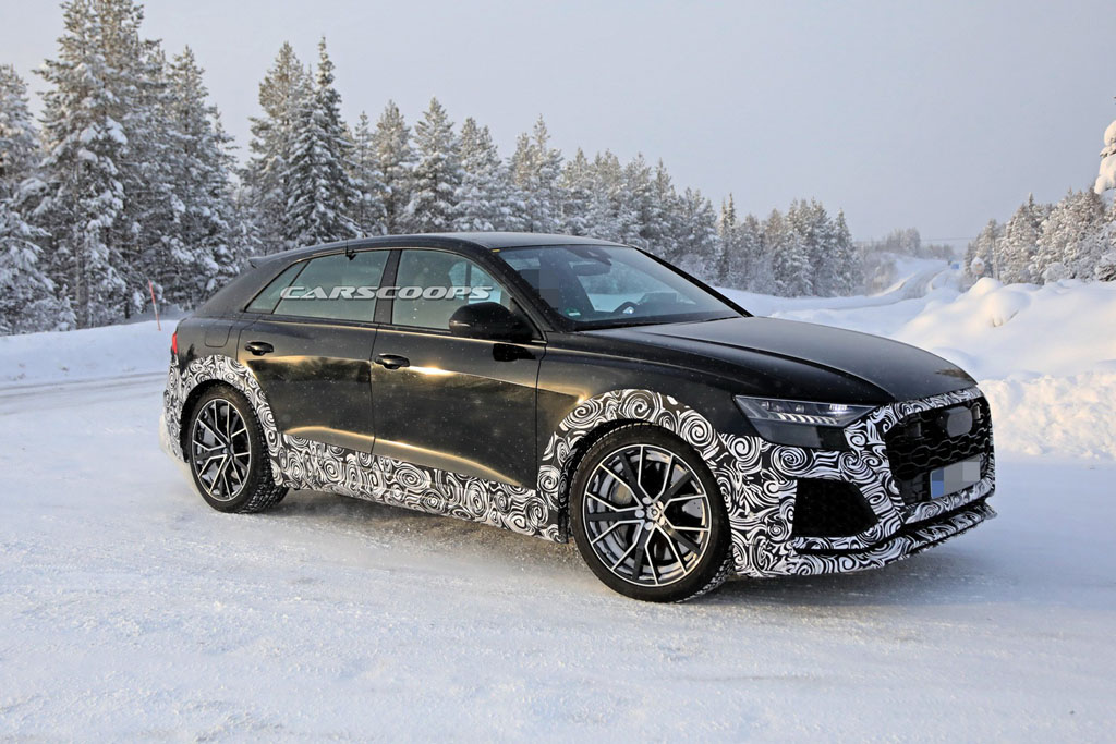Kémfotón az Audi RS Q8