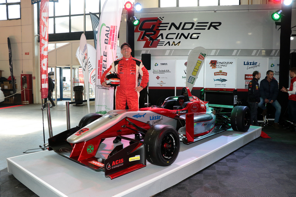 Forma3 Gender Racing