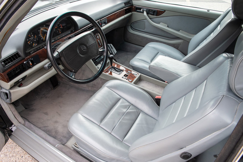 Mercedes 560 SEC 1988 – amíg a retró a divat