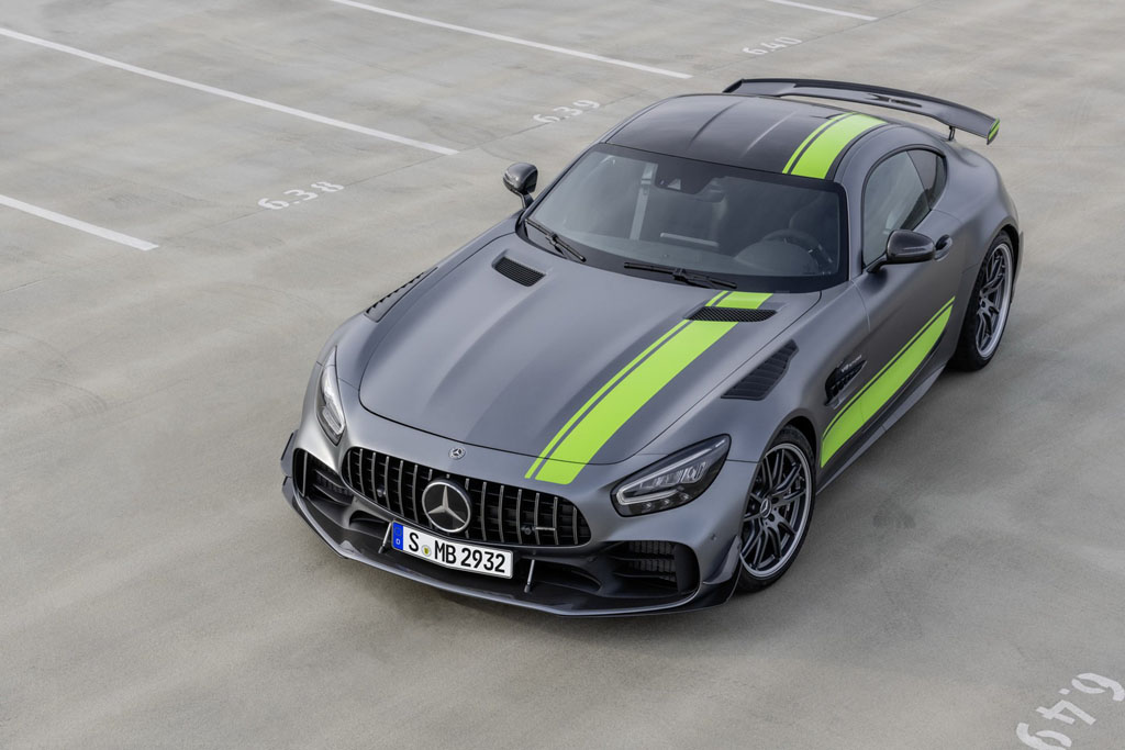Mercedes-AMG GT R Pro – Versenyre termett