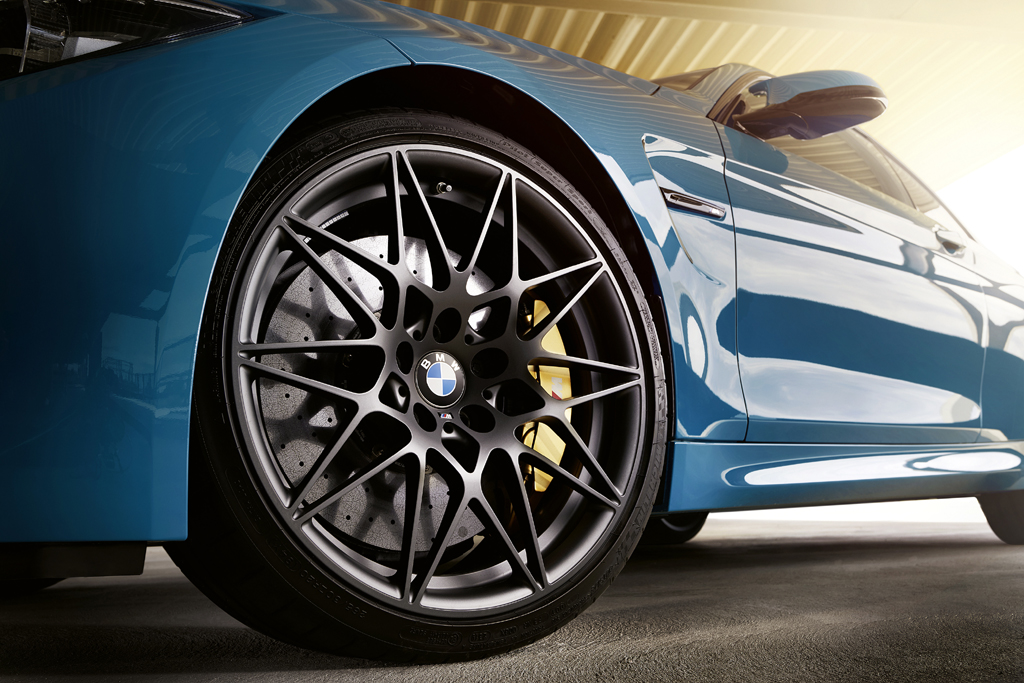 BMW M4 Edition M Heritage különkiadás