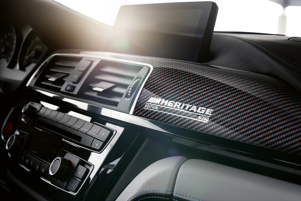 BMW M4 Edition M Heritage különkiadás