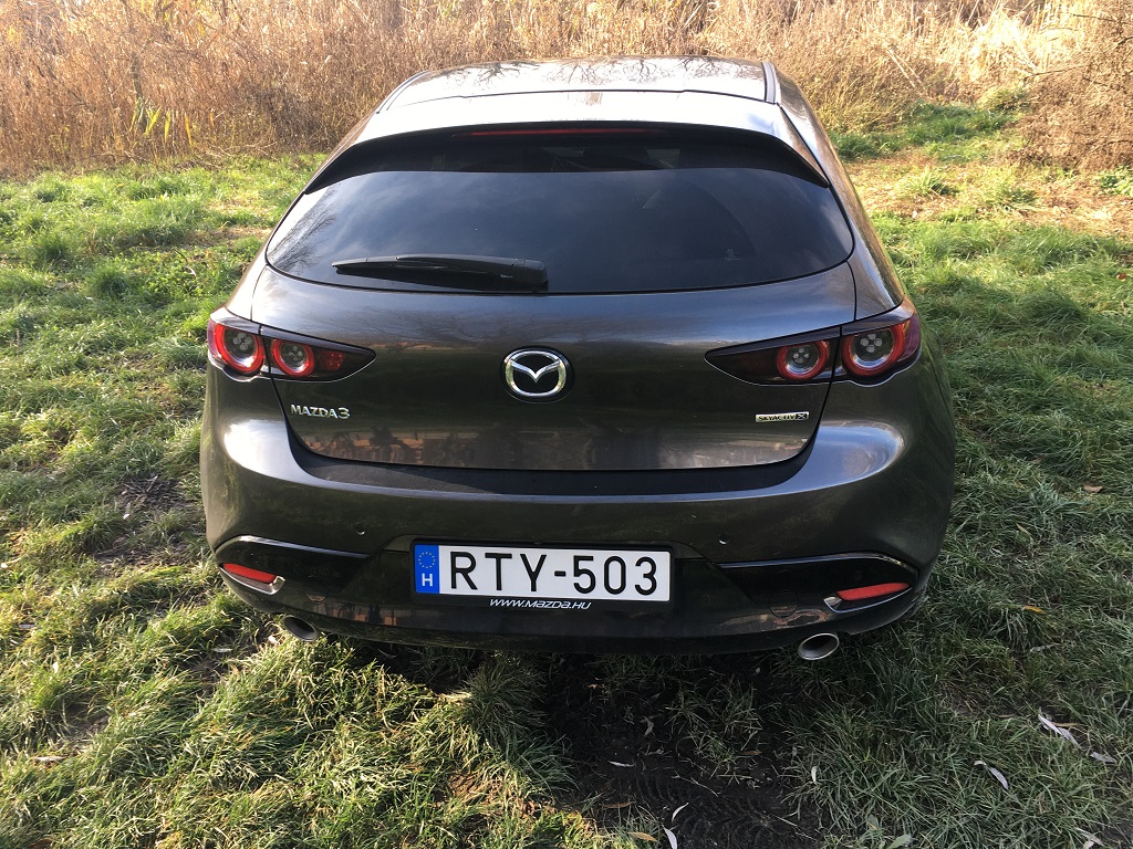Mazda 3 teszt