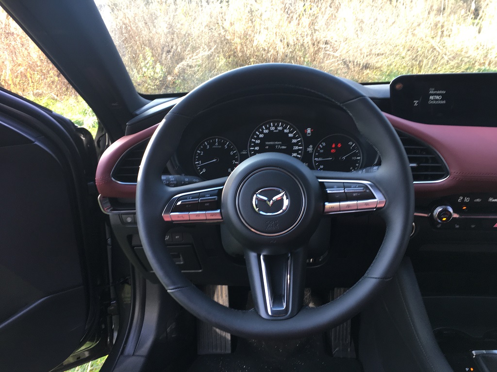Mazda 3 teszt
