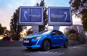 Zajjal töltik az elektromos Peugeot-t