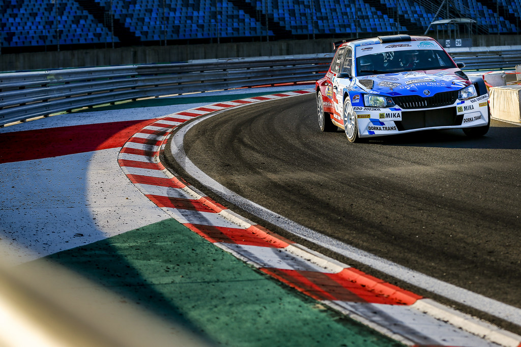 Csomós Mixi szilveszter