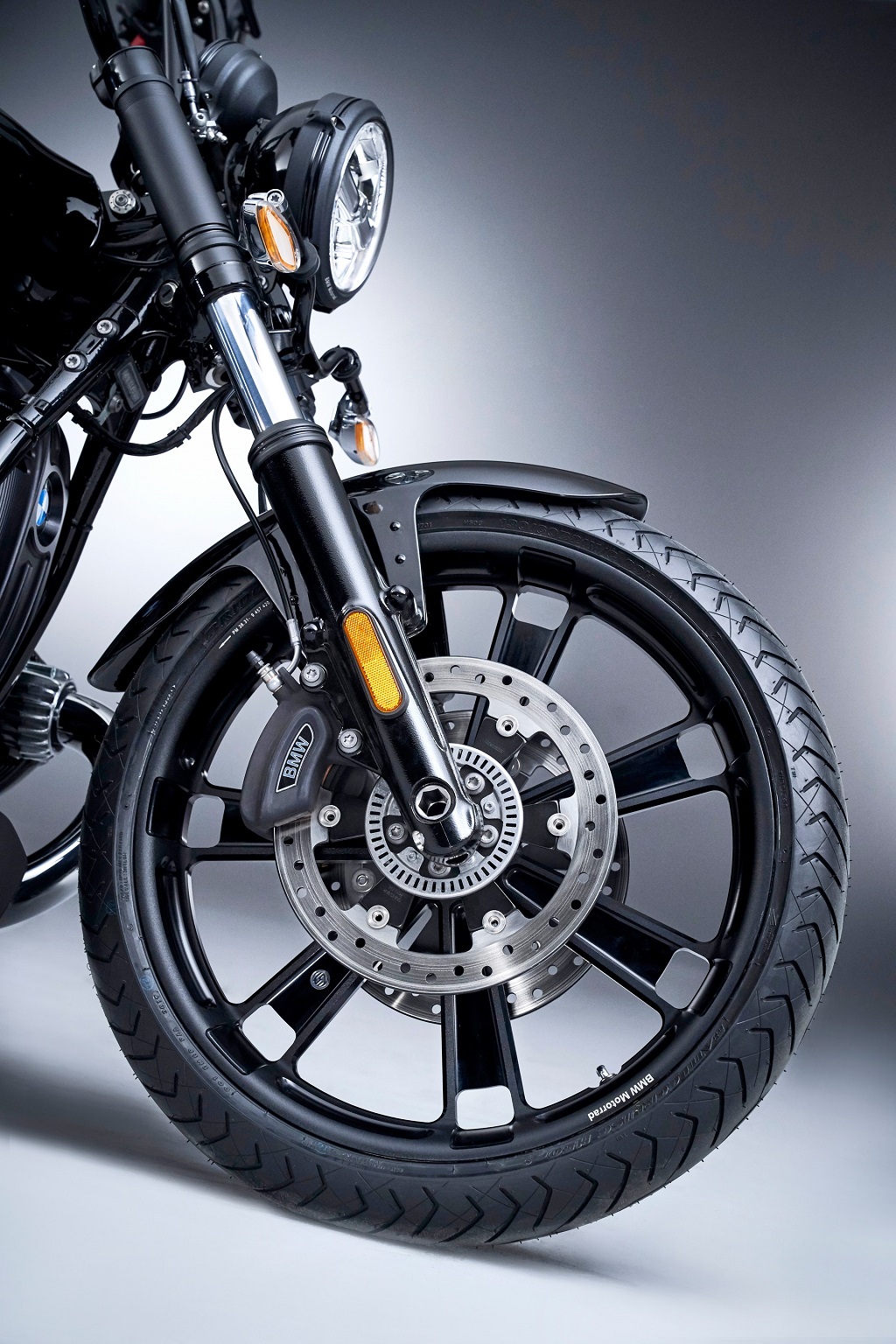 BMW R18