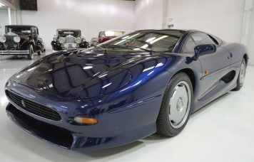 Jaguar XJ220