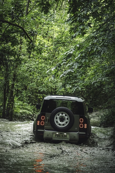 új Land Rover Defender
