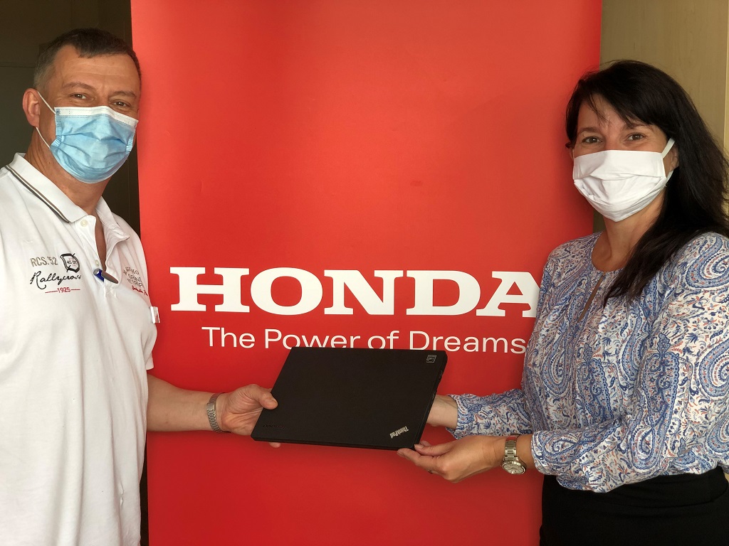 Számítógépeket ajándékozott a Honda