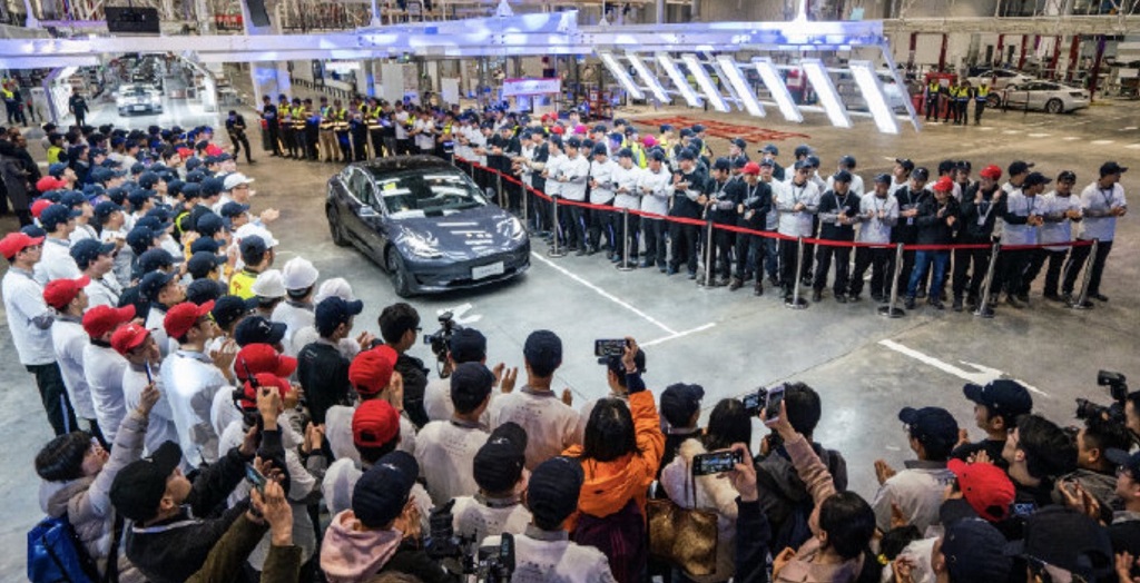Tesla Model 3 rekord eladás