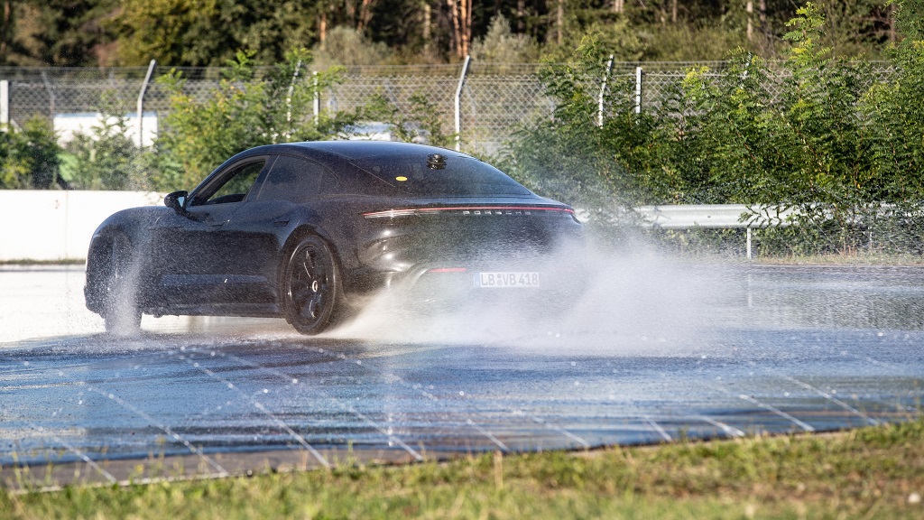 Taycan drift rekord