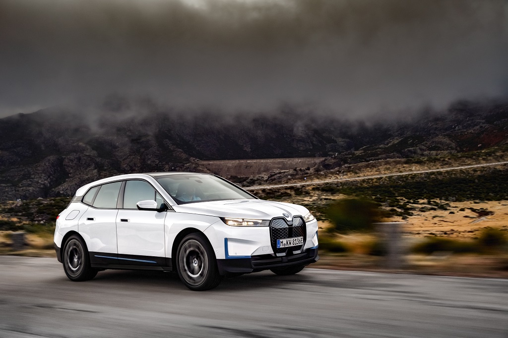 BMW iX magyarországi árai