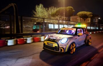 Mini vs Metro