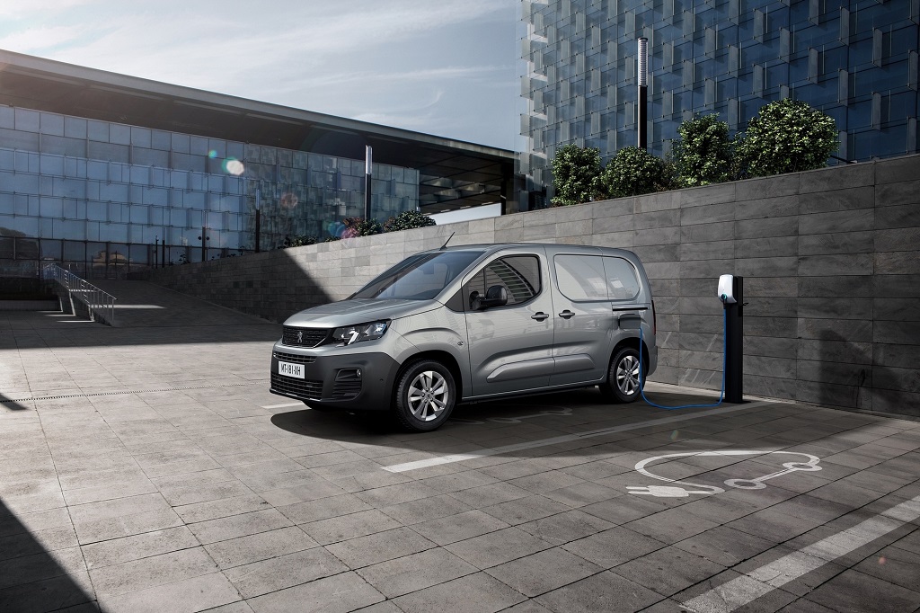 elektromos Peugeot posta