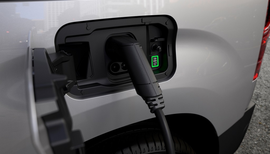 elektromos Peugeot posta