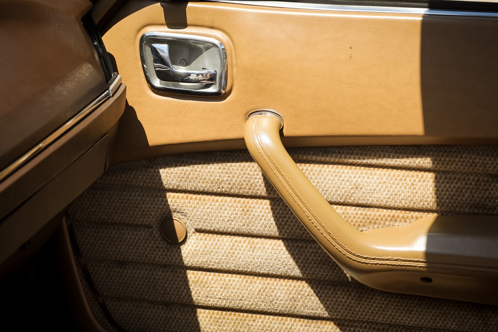 Peugeot 604