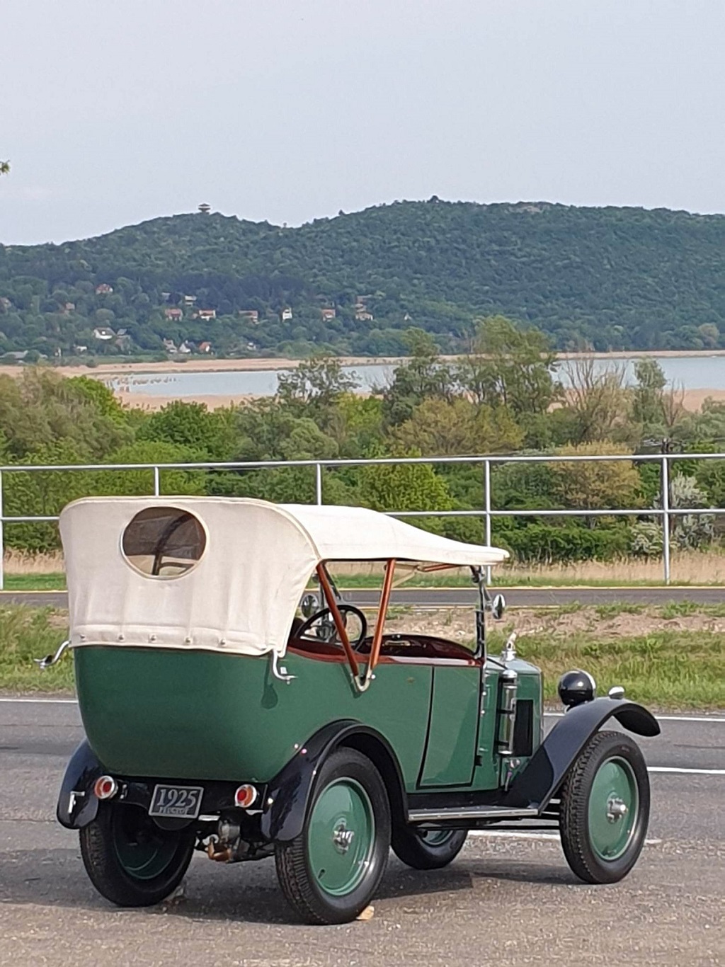 százéves Peugeot 172R kabrió