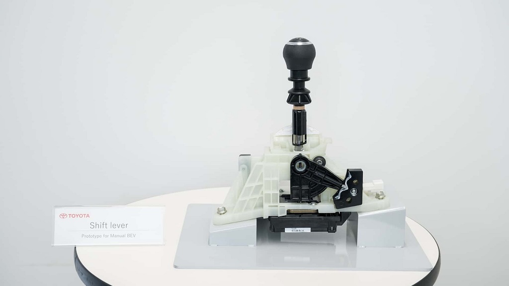 Kéziváltós villanyautó