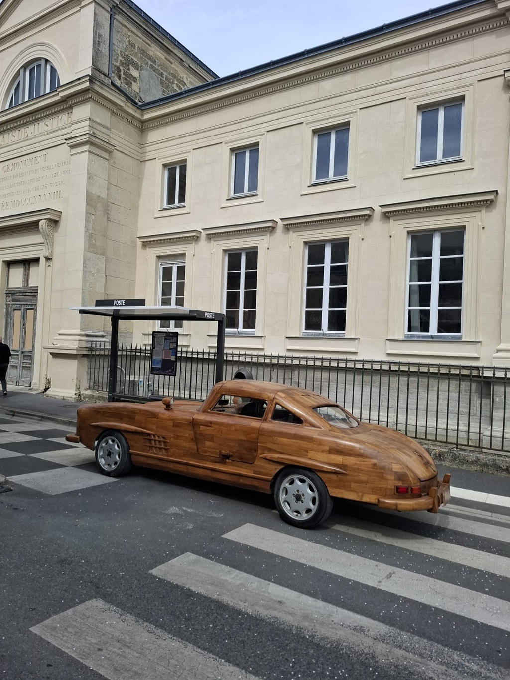 SL 300 fából