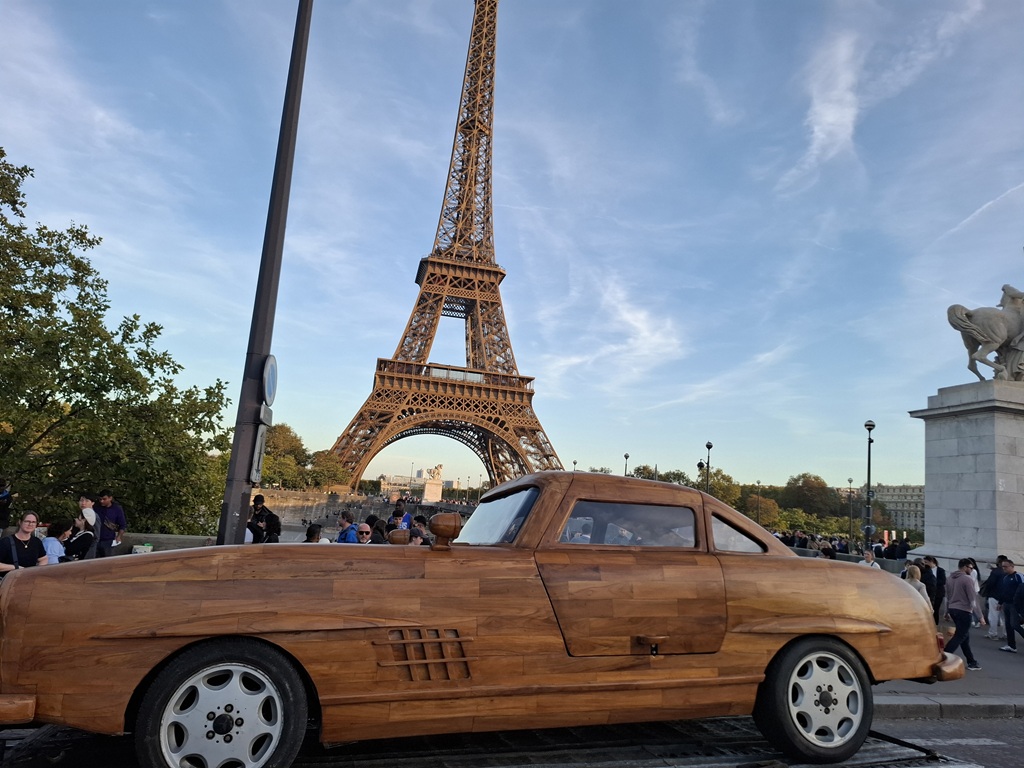 SL 300 fából